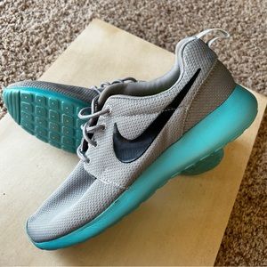 Nike Roshe Run Calypso 9.5 Men